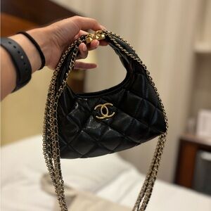 AUTHENTIC CHANEL Black Small hobo bag 24A 2-way Limited edition (Brand New)